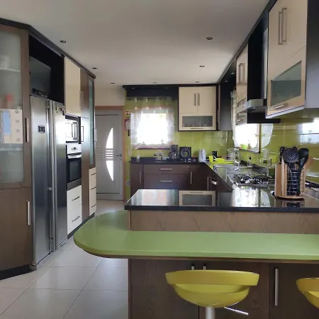 In - 4 Bedroom House With Private Pool Gasthof *