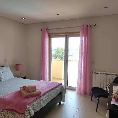 In - 4 Bedroom House With Private Pool Gasthof